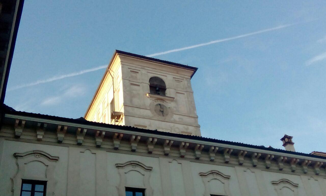 a picture of a 24-hour clock (photo by Daniele Aurelio of Pavia Mathsjam)